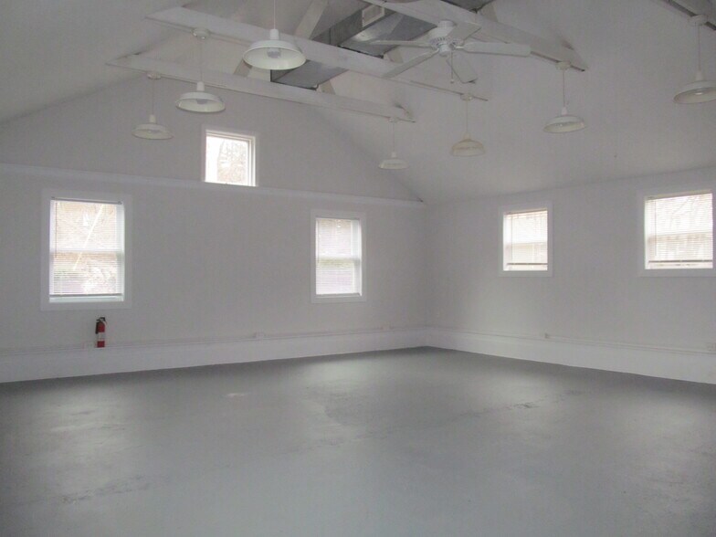 More Photos Of 13 Elm Ct, Easton Office For Sale