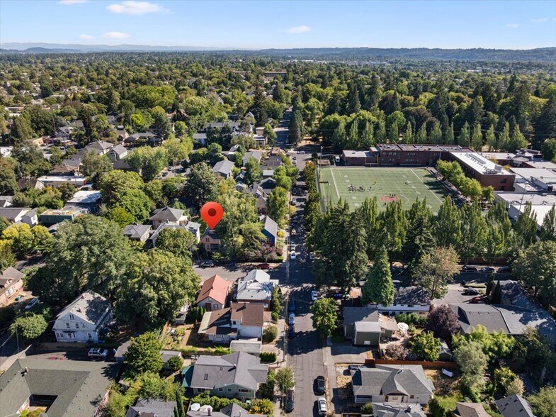 More Photos Of 2616 SE Pine St, Portland Apartments For Sale