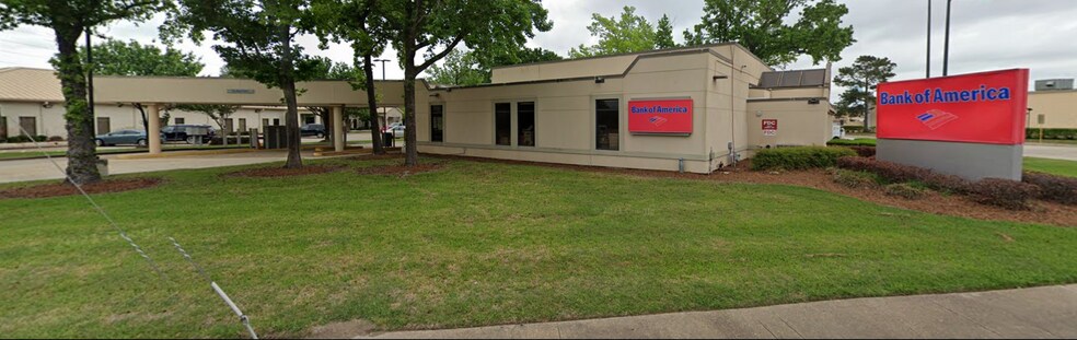 More Photos Of 8200 Jones Rd, Houston Bank For Lease