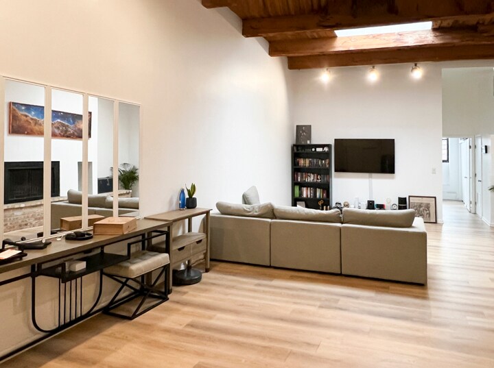 More Photos Of 1113 W Armitage Ave, Chicago Storefront Retail Office For Lease