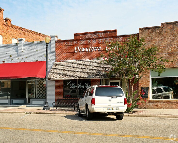 More Photos Of 108 E Main St, Perry Storefront For Sale