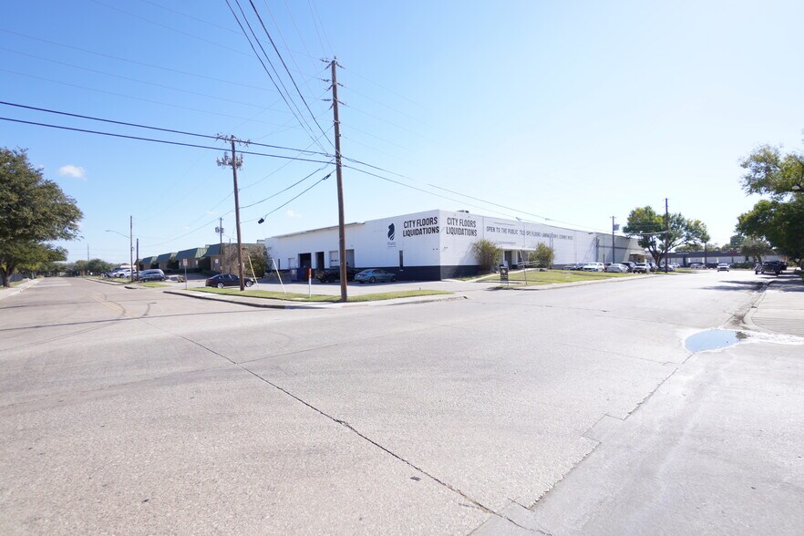More Photos Of 10830 Composite Dr, Dallas Warehouse For Sale