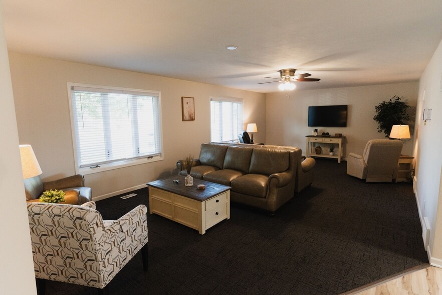 More Photos Of 807 3rd St, Durant Multifamily For Sale