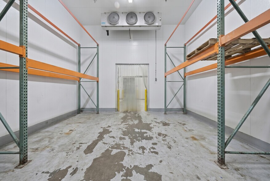 More Photos Of 1381 E 6th St, Los Angeles Food Processing For Lease