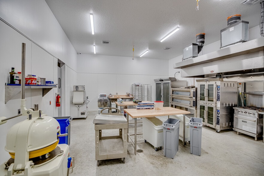 More Photos Of 3700 9th St SW, Vero Beach Restaurant For Sale