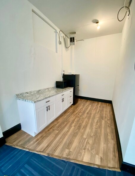 More Photos Of 1539-1541 W Burnside St, Portland Apartments For Sale