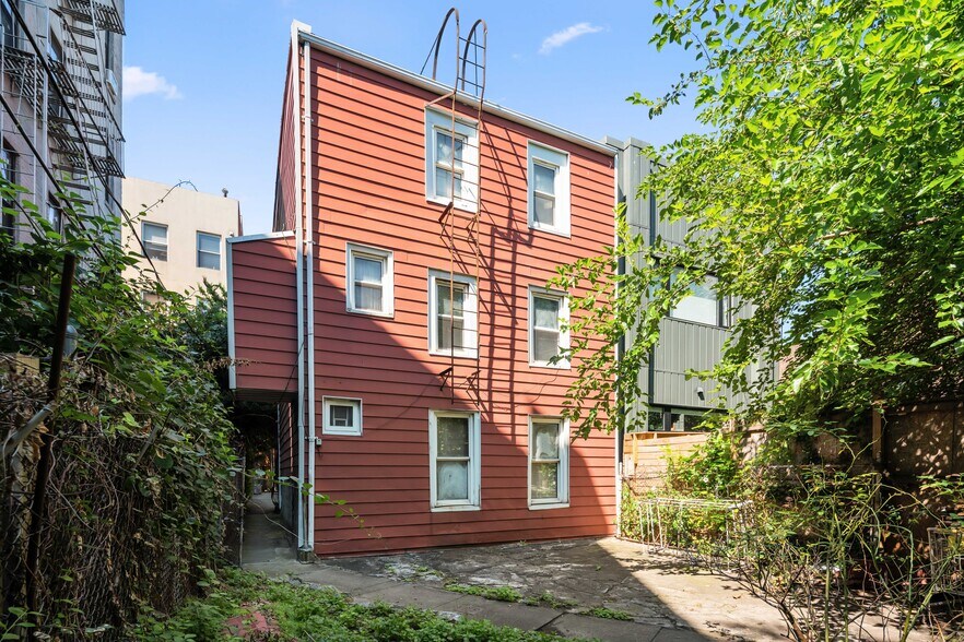 More Photos Of 319 Prospect Pl, Brooklyn Storefront Retail Residential For Sale