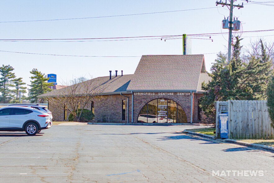 Primary Photo Of 3016 Kentwood Ave, Springfield Medical For Sale