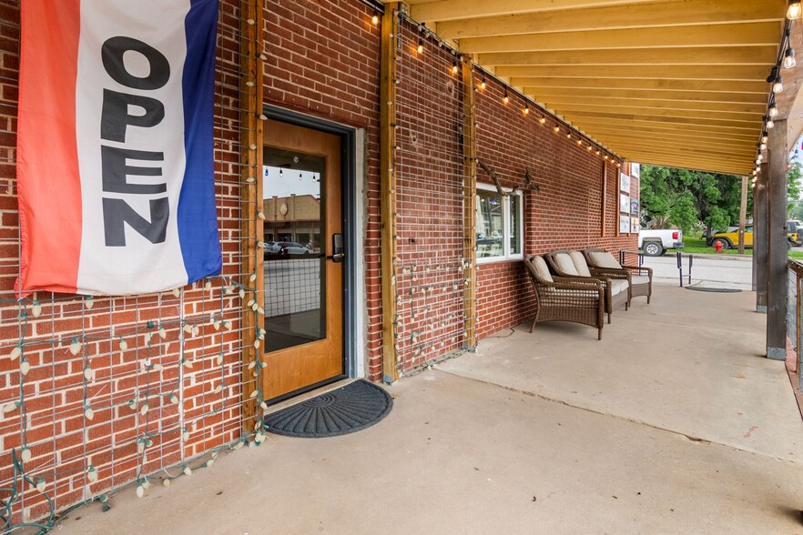 Primary Photo Of 200 N Ave G, Johnson City Showroom For Sale