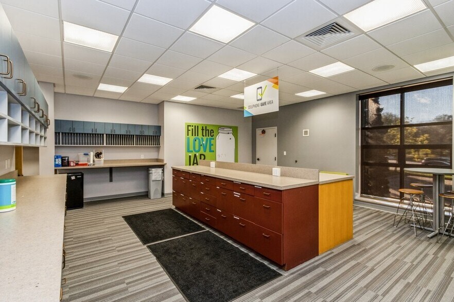 More Photos Of 2834 Northgate Dr, Iowa City Office For Lease