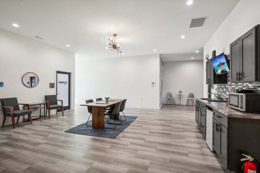 More Photos Of 613 Broadway, Wisconsin Dells Loft Creative Space For Sale