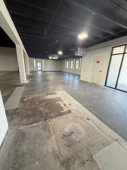 More Photos Of 223 N Boulder Ave, Tulsa General Retail For Lease