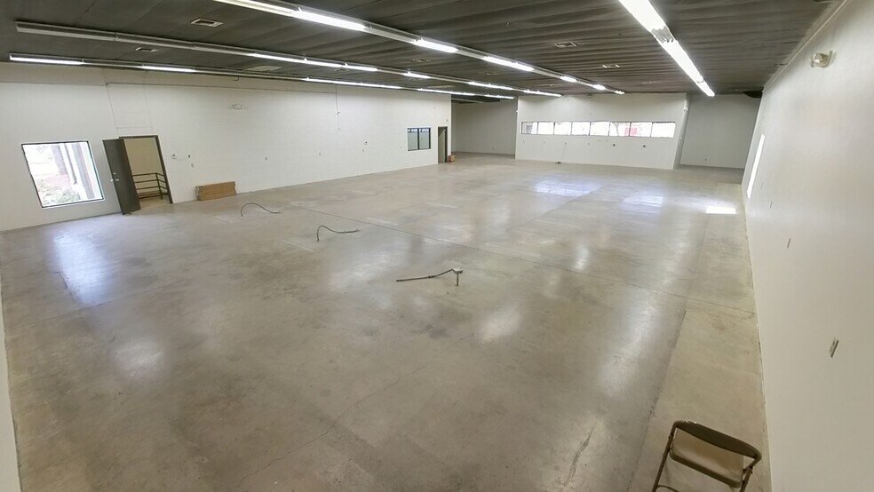 More Photos Of 1415 S Cherry Ave, Tucson Warehouse For Sale