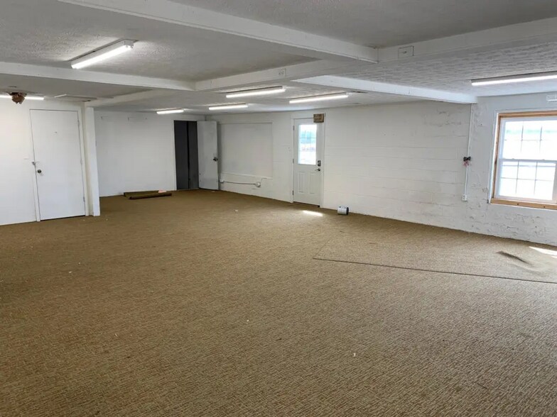 More Photos Of 610 Stanford Rd, Danville Light Distribution For Sale
