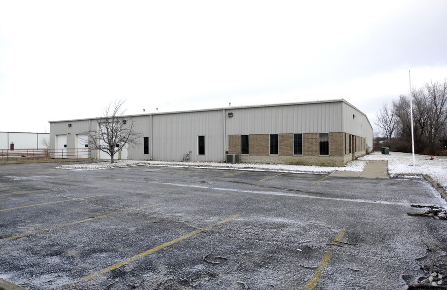More Photos Of 197 Alder Dr, North Aurora Warehouse For Sale