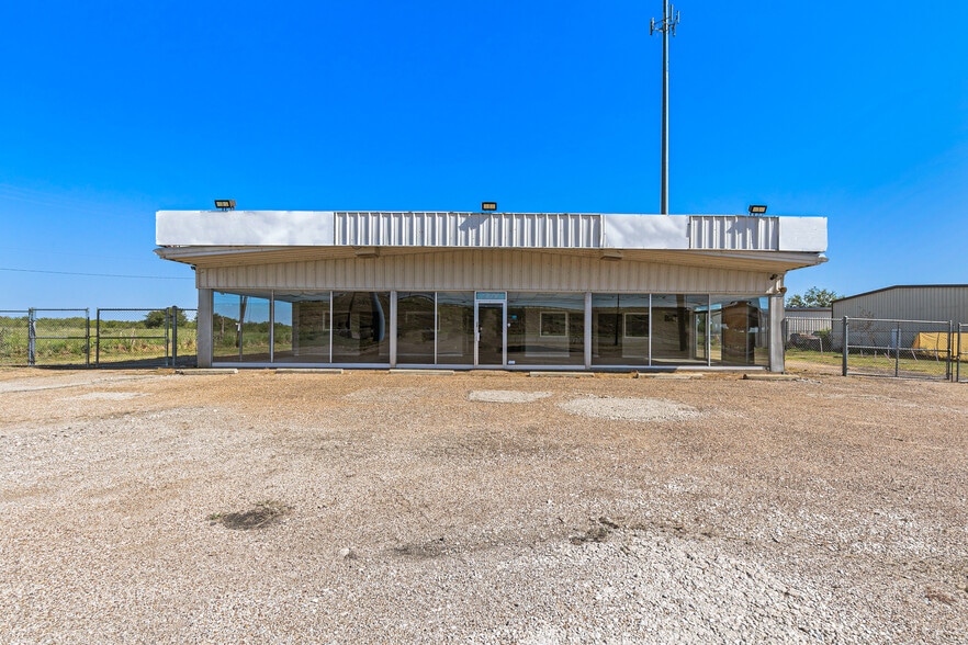 Primary Photo Of 5878 W US Highway 80, Terrell Showroom For Sale