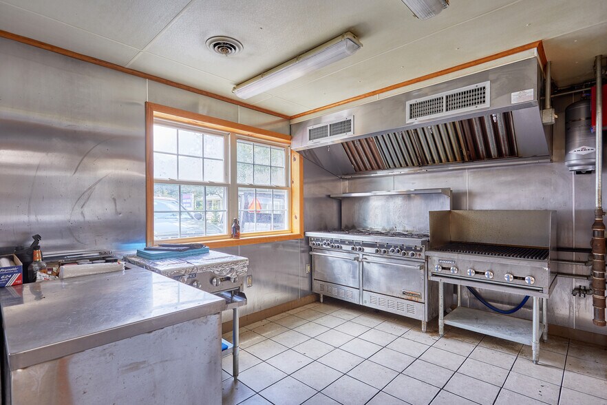 More Photos Of 1471 Denning Rd, Claryville Restaurant For Sale