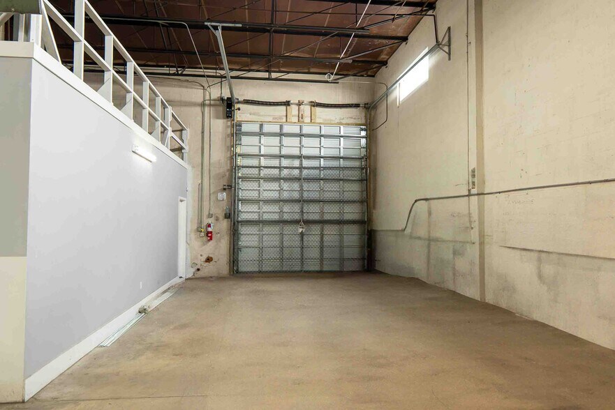 More Photos Of 500 W 84th St, Hialeah Warehouse For Sale