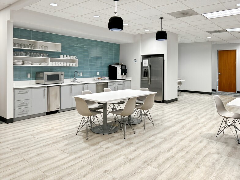 More Photos Of 11815 Fountain Way, Newport News Coworking Space