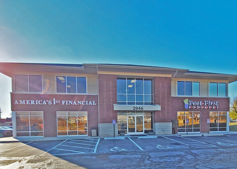 More Photos Of 2046 Queens Brooke Blvd, Saint Peters Office For Lease