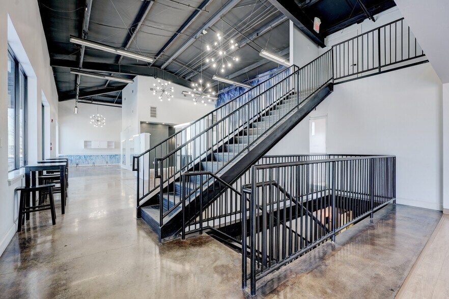 More Photos Of 350 NE 150th St, Edmond General Retail For Sale