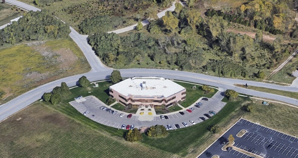 Primary Photo Of 10502 NW Ambassador Dr, Kansas City Office For Lease