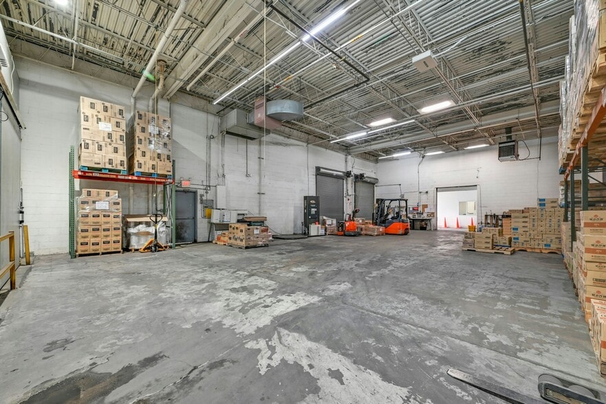 More Photos Of 106 Stonehurst Ct, Northvale Warehouse For Lease