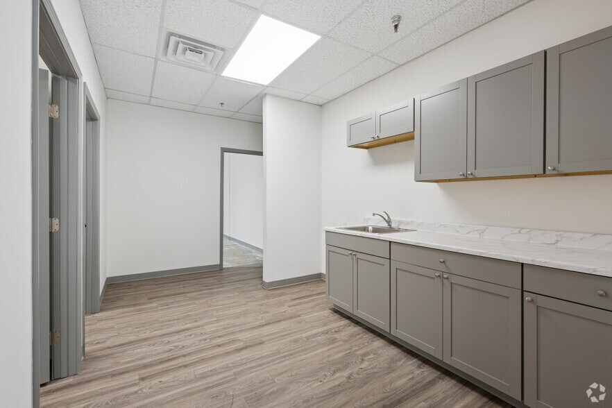 More Photos Of 2660 Holcomb Bridge Rd, Roswell Unknown For Lease