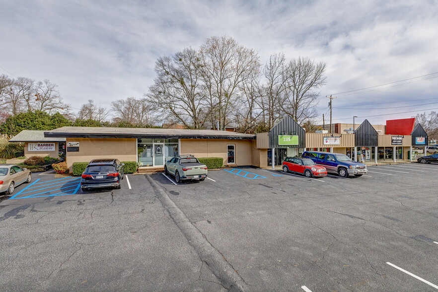 More Photos Of 1122-1126 N Pleasantburg Dr, Greenville Freestanding For Lease