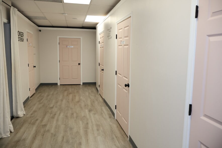 More Photos Of 13555 Automobile Blvd, Clearwater Medical For Lease