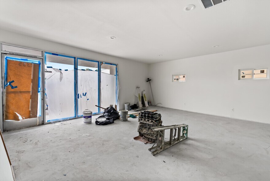 More Photos Of 2329-2335 W Sequoia Ave, Anaheim Storefront Retail Office For Lease