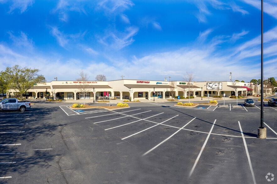 More Photos Of 7601-7715 Pineville Matthews Rd, Charlotte General Retail For Lease