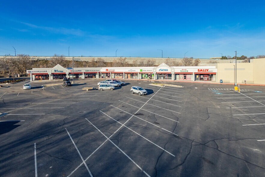 More Photos Of 2655-2789 S Broadway Ave, Boise Unknown For Lease