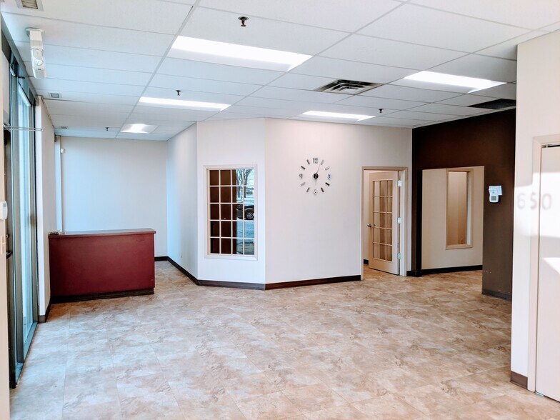 More Photos Of 16630-16678 114th Ave, Edmonton Warehouse For Lease