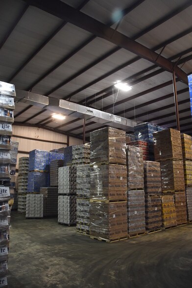 More Photos Of 100 N Church St, Palestine Distribution For Lease