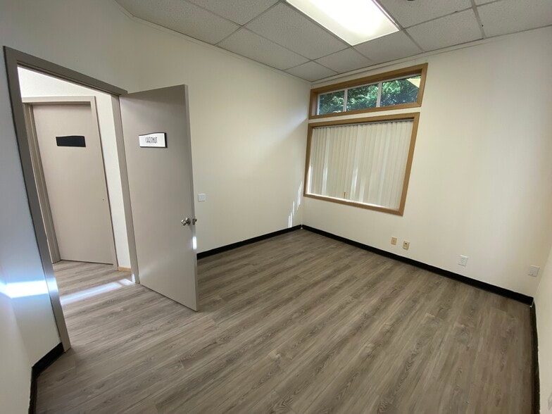 More Photos Of 12911 SE Kent Kangley Rd, Kent Medical For Lease