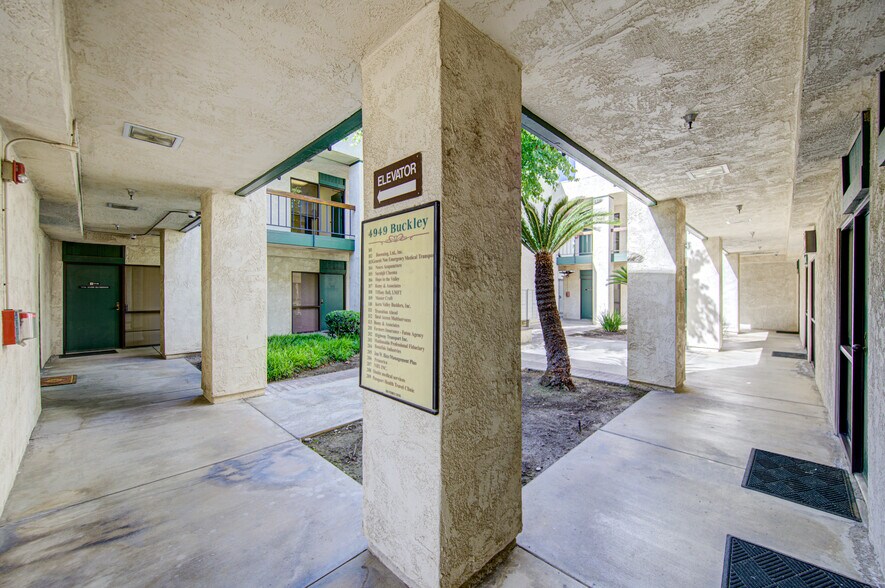 More Photos Of 4949 Buckley Way, Bakersfield Office For Sale
