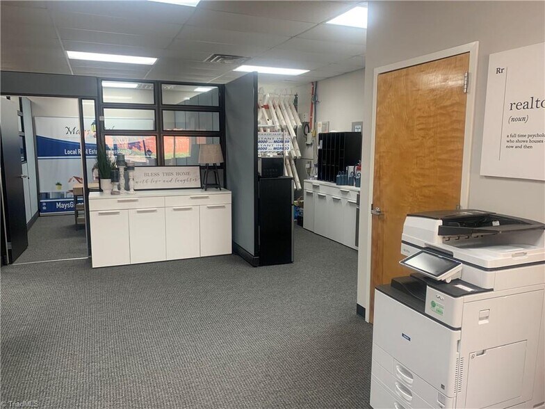 More Photos Of 2235 Lewisville Clemmons Rd, Clemmons Office Residential For Lease
