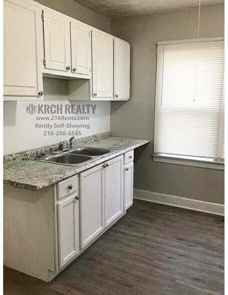 More Photos Of 10706 Crestwood Ave, Cleveland Apartments For Sale