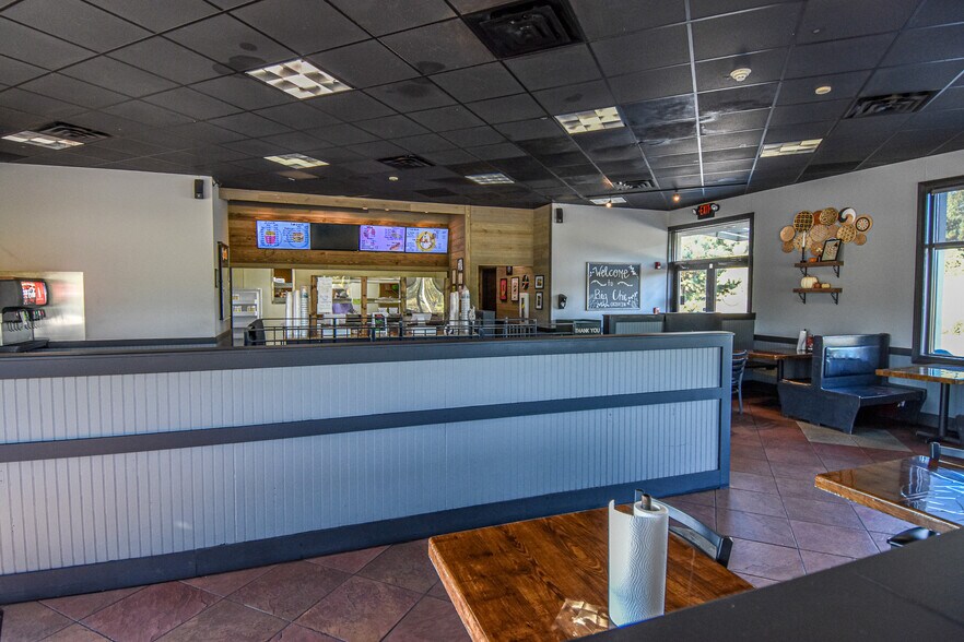 More Photos Of 1530 Hwy 16, Griffin Restaurant For Sale