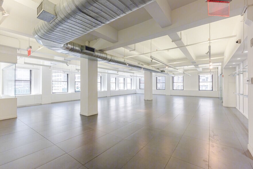 More Photos Of 525 Seventh Ave, New York Office For Lease
