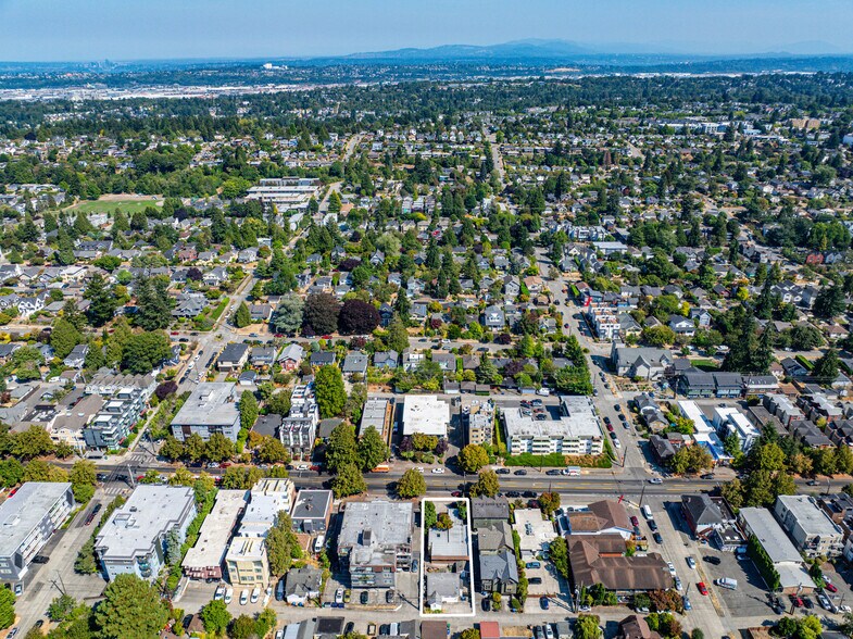 More Photos Of 5639 California Ave SW, Seattle Office For Sale