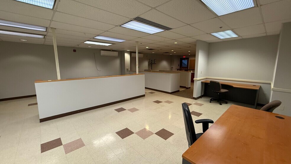 More Photos Of 2925 William Penn Hwy, Easton Office For Lease