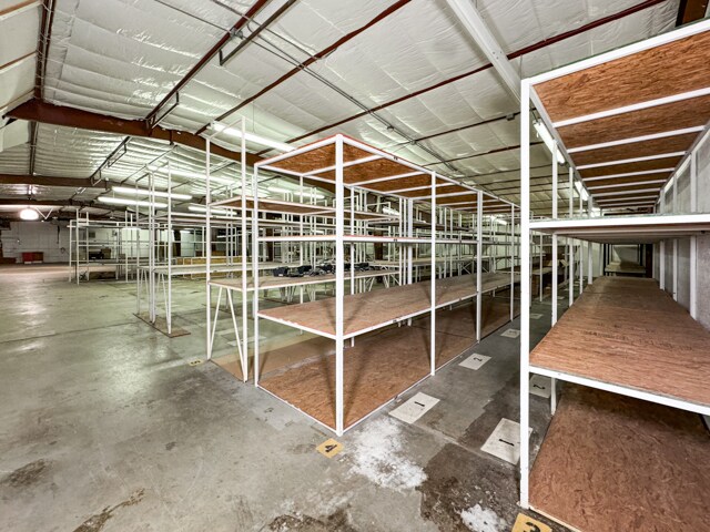 More Photos Of 100 Holiday Ln, Tonkawa Warehouse For Lease