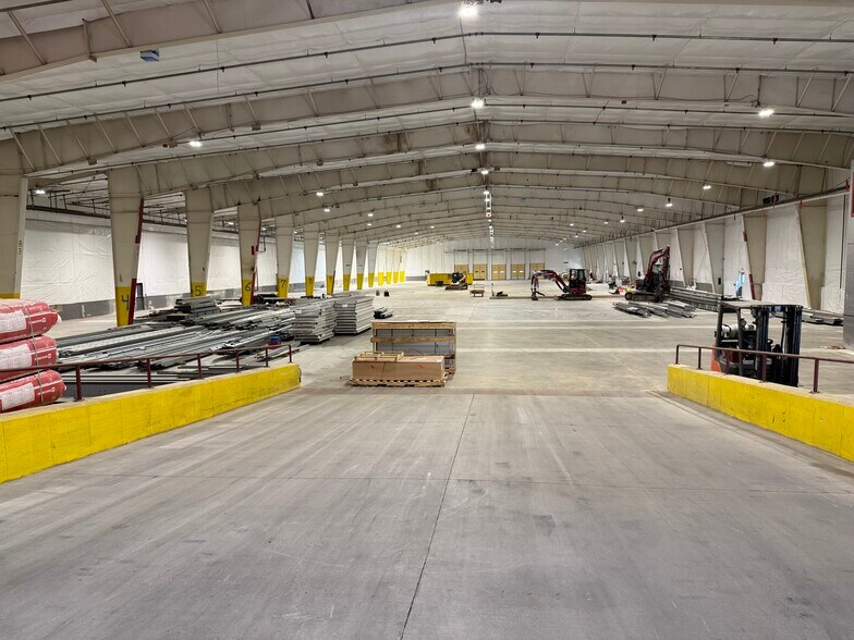 More Photos Of 3 Grande Blvd, Saratoga Springs Unknown For Lease