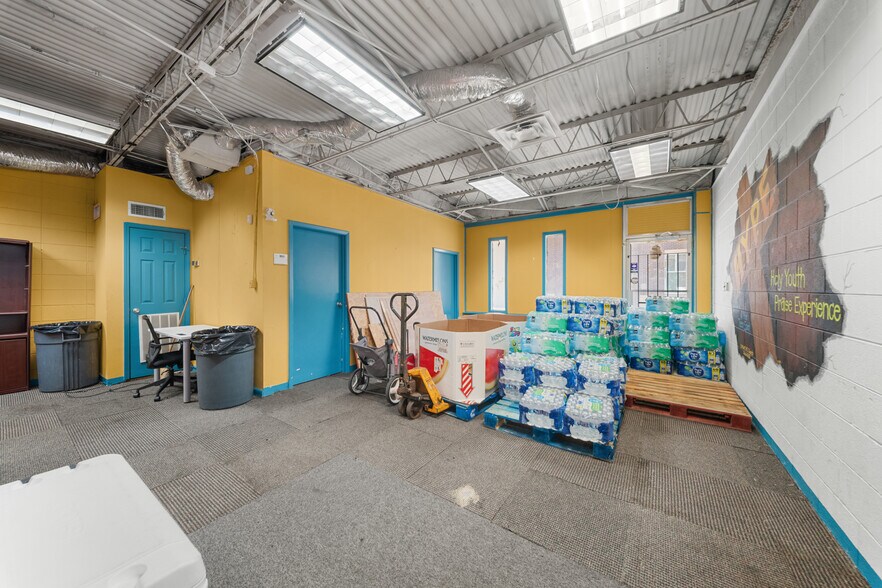 More Photos Of 1601-1605 Whitaker St, Savannah Freestanding For Sale