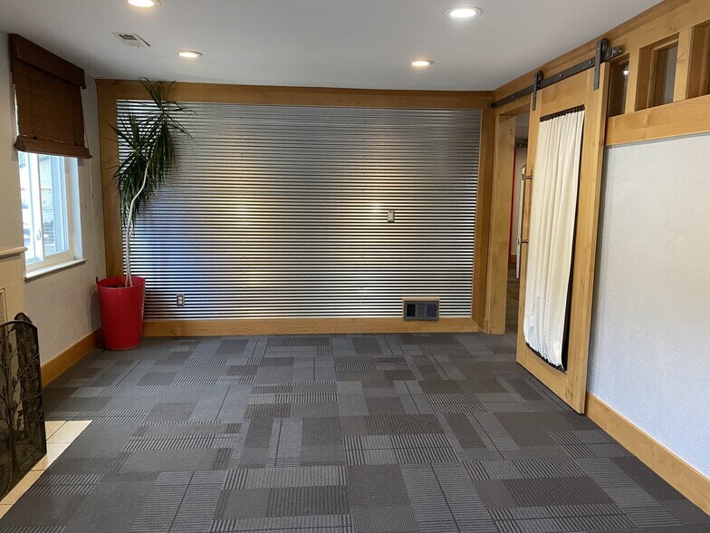 More Photos Of 7390 Lowell Blvd, Westminster Office For Lease