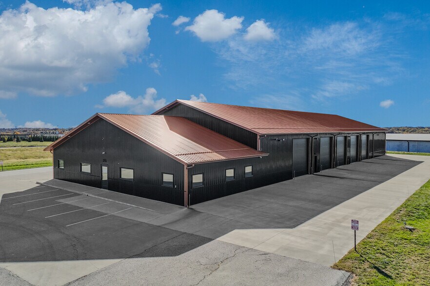 Primary Photo Of 33083 Ute Ave, Waukee Flex For Sale