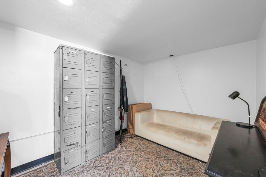 More Photos Of 10640 Main St, El Monte Storefront For Sale