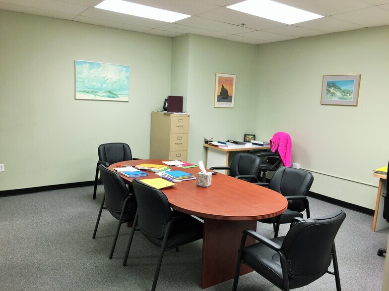 More Photos Of 205 Worcester Ct, Falmouth Loft Creative Space For Sale